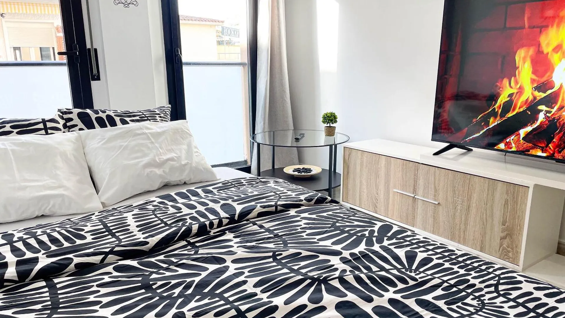 Black Style Apartment Льорет-де-Мар